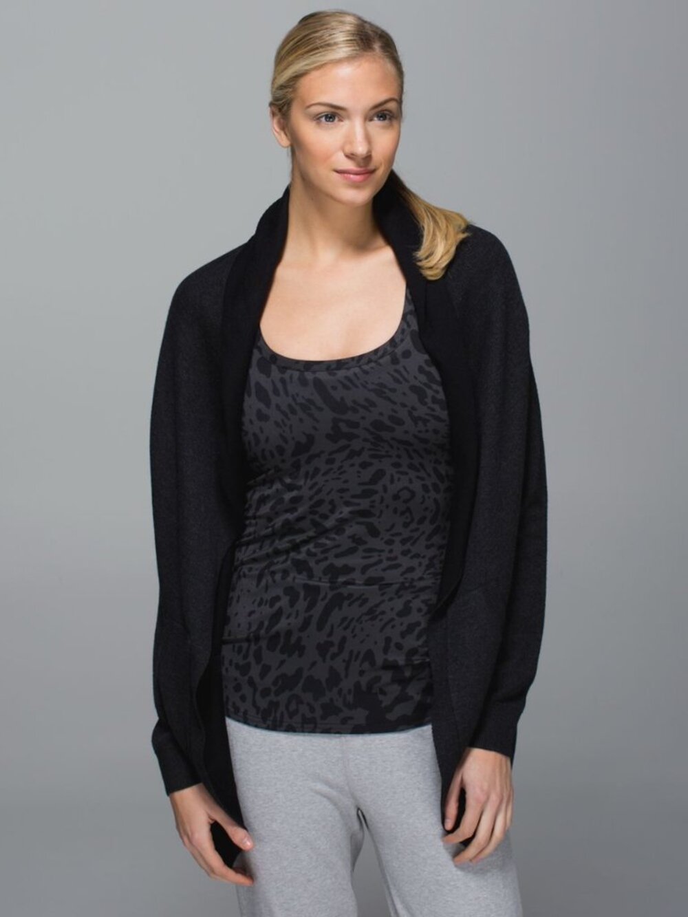 Lululemon Cabin Yogi Wrap in Heathered Black / Black